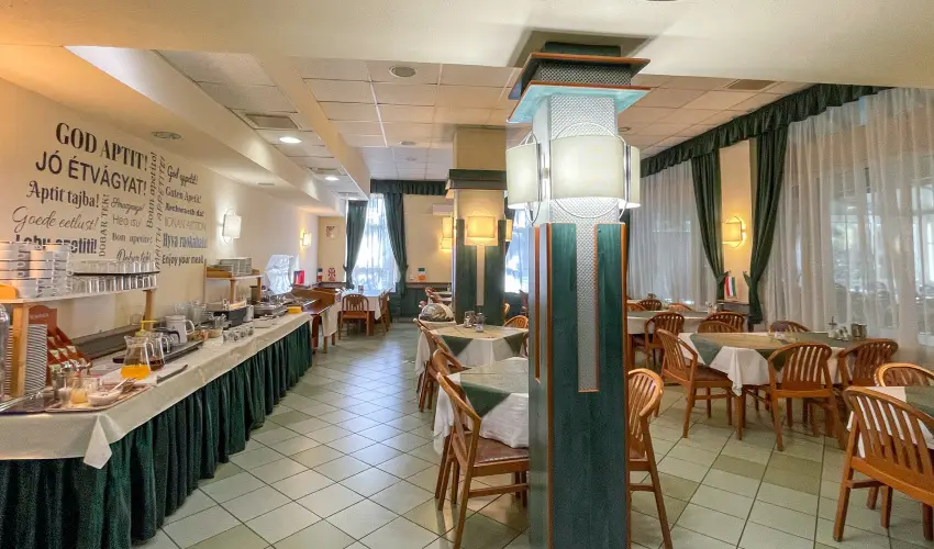 Tisza Sport Hotel Szeged - M�rcius 15. 