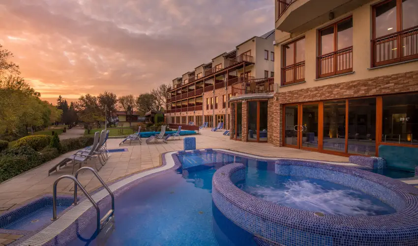 T� Wellness Hotel B�nk - M�rcius 15. 