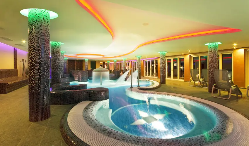 T� Wellness Hotel B�nk - M�rcius 15. 