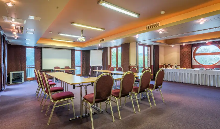 T� Wellness Hotel B�nk - M�rcius 15. 