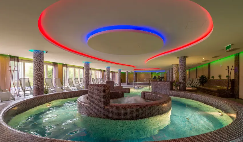 T� Wellness Hotel B�nk - M�rcius 15. 