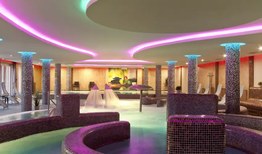 T� Wellness Hotel B�nk - M�rcius 15. 