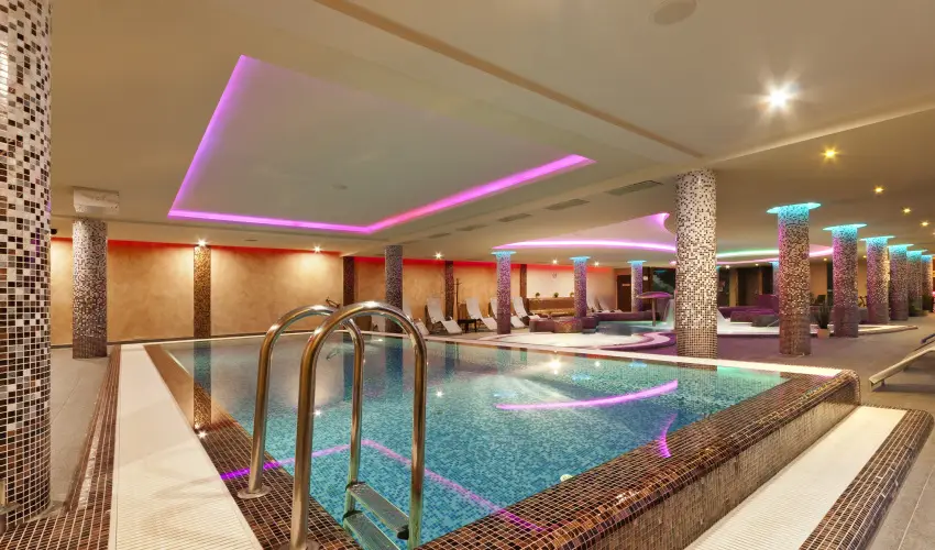 T� Wellness Hotel B�nk - M�rcius 15. 