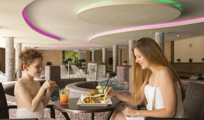 T� Wellness Hotel B�nk - M�rcius 15. 