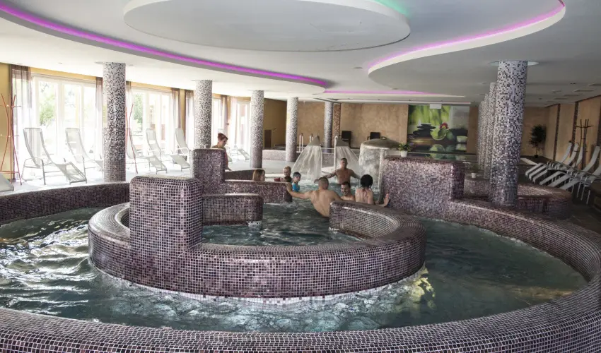 T� Wellness Hotel B�nk - M�rcius 15. 