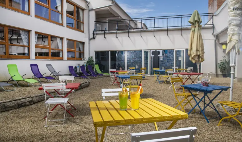 T�nd�rkert Hotel Noszvaj - M�rcius 15. 