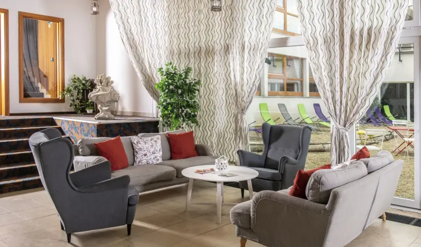 T�nd�rkert Hotel Noszvaj - M�rcius 15. 