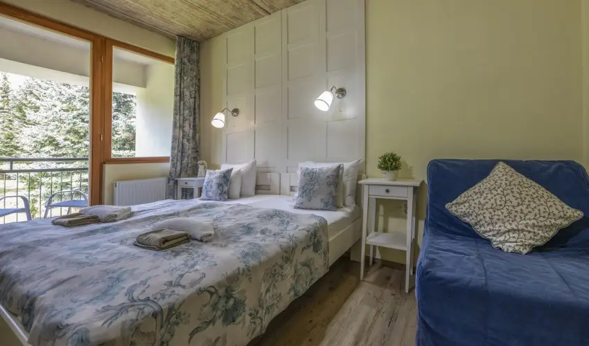 T�nd�rkert Hotel Noszvaj - M�rcius 15. 