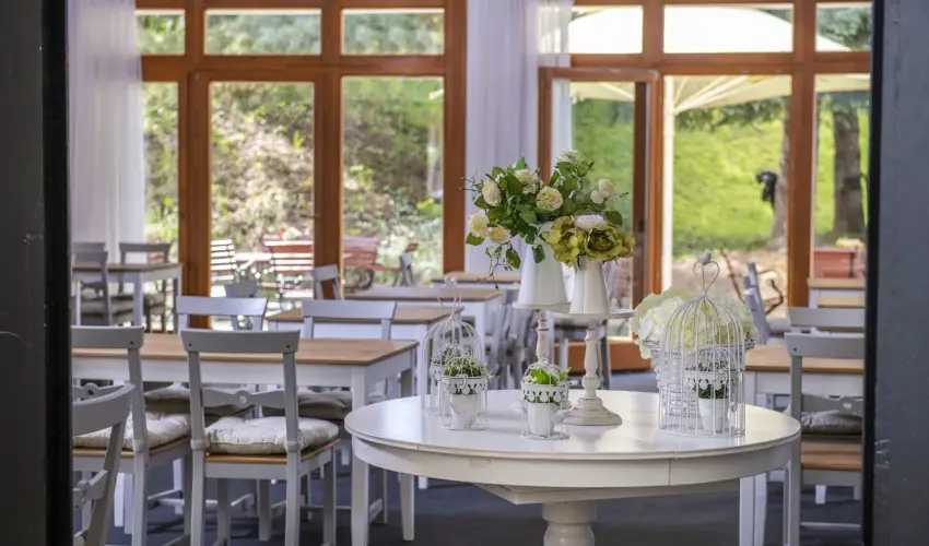T�nd�rkert Hotel Noszvaj - M�rcius 15. 