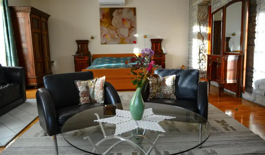 Vadr�zsa Vend�gh�z Szentendre - M�rcius 15. (min. 2 �j)