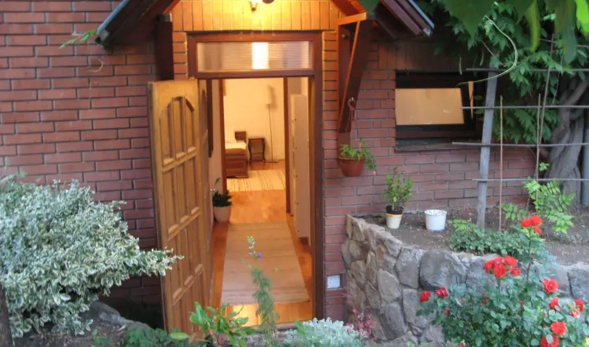 Vadr�zsa Vend�gh�z Szentendre - M�rcius 15. (min. 2 �j)