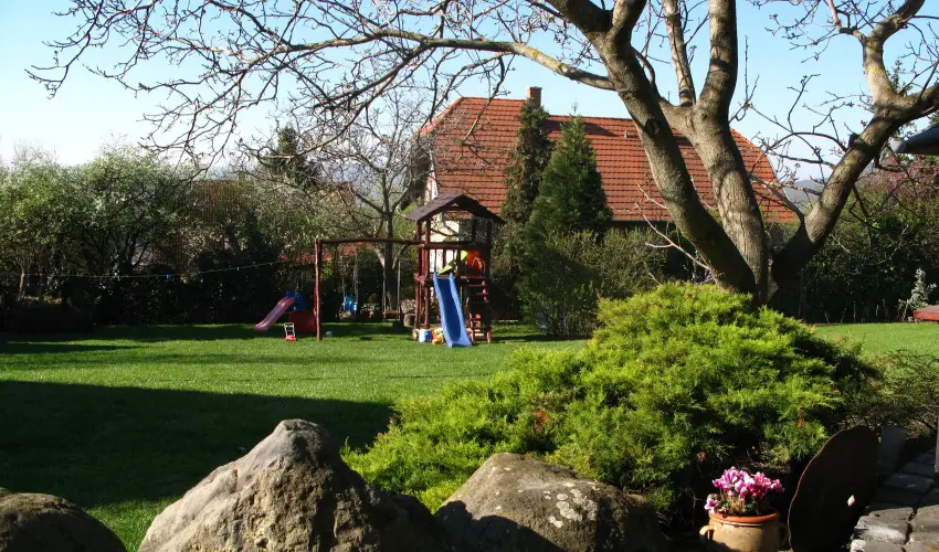 Vadr�zsa Vend�gh�z Szentendre - M�rcius 15. (min. 2 �j)