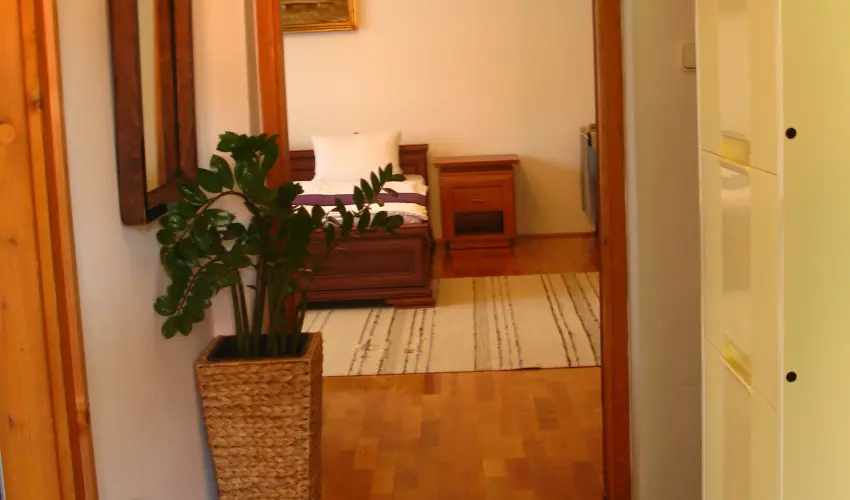 Vadr�zsa Vend�gh�z Szentendre - M�rcius 15. (min. 2 �j)