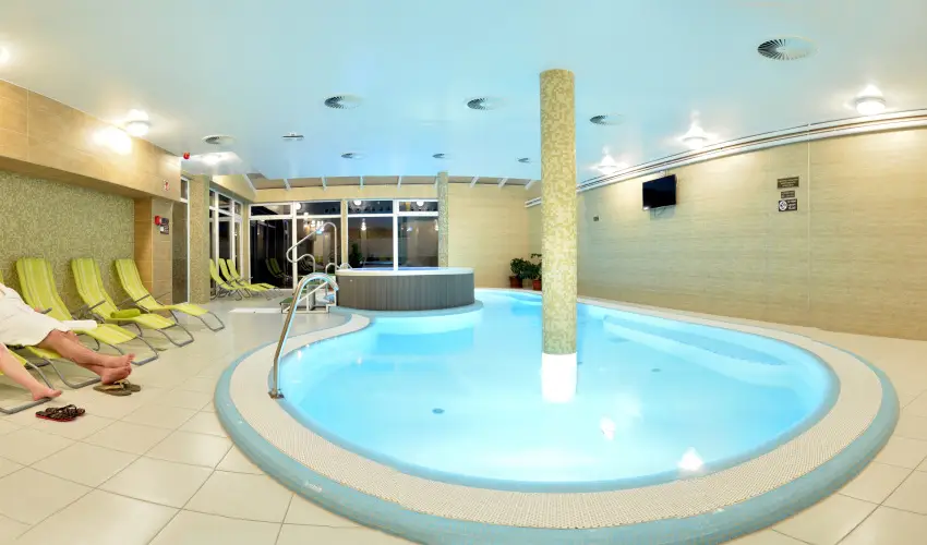 Wellness Hotel Viktria Nagyatd - Mrcius 15-i ajnlat, frdbelpvel (min. 2 j)