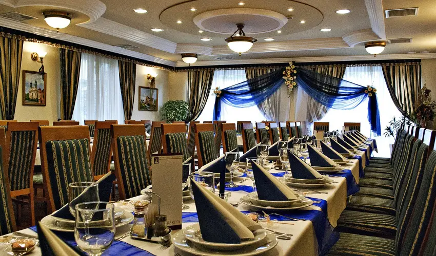 Hotel Villa Classica P�pa - M�rcius 15. 