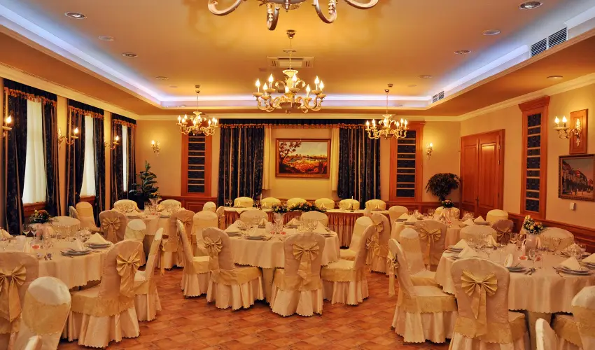 Hotel Villa Classica P�pa - M�rcius 15. 
