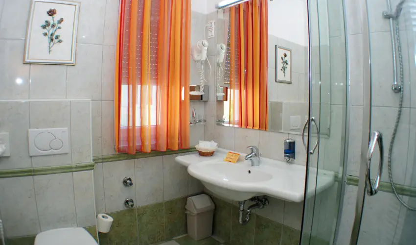 Hotel Villa Classica P�pa - M�rcius 15. 