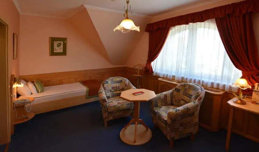 Hotel Villa Classica P�pa - M�rcius 15. 