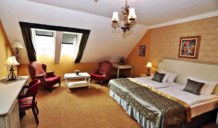 Hotel Villa Classica P�pa - M�rcius 15. 