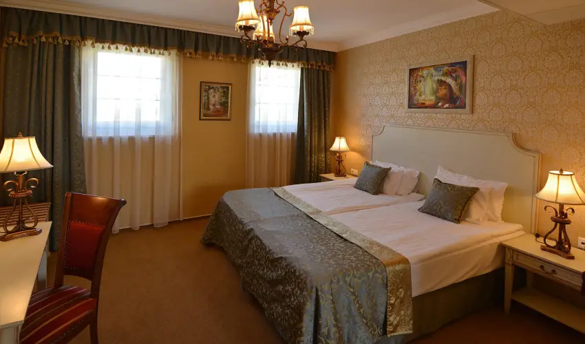 Hotel Villa Classica P�pa - M�rcius 15. 
