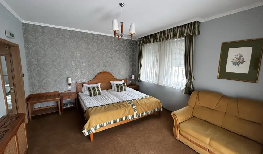 Hotel Villa Classica P�pa - M�rcius 15. 