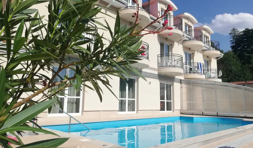 Hotel Villa Park Szilv�sv�rad - M�rcius 15. 