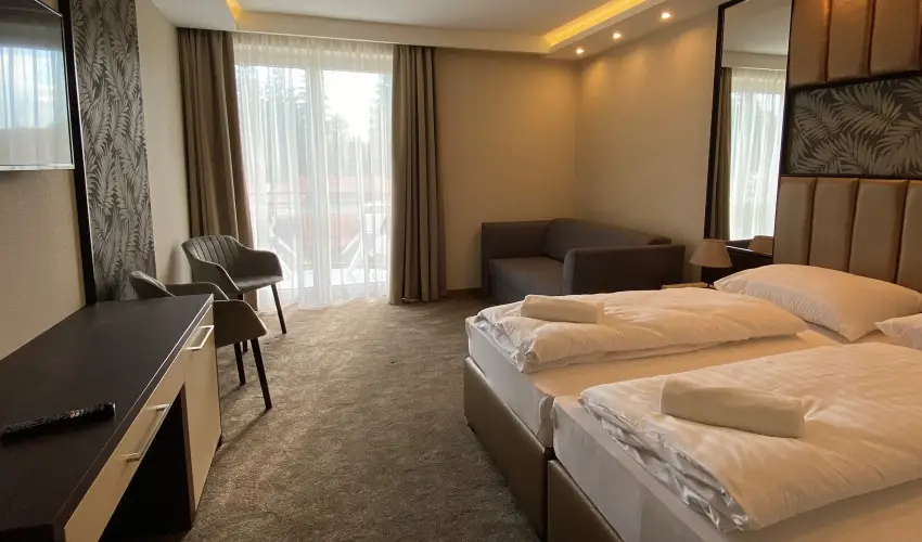 Hotel Villa Park Szilv�sv�rad - M�rcius 15. 