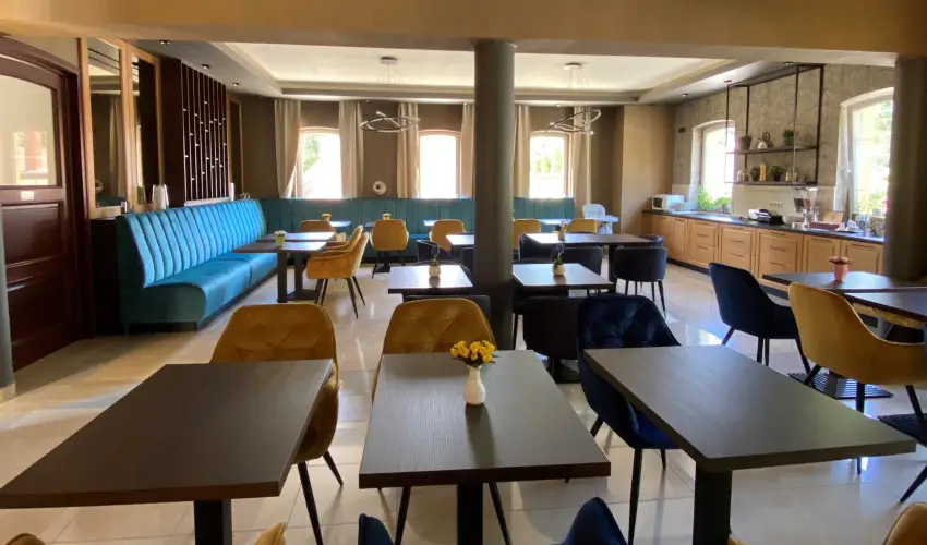 Hotel Villa Park Szilv�sv�rad - M�rcius 15. 