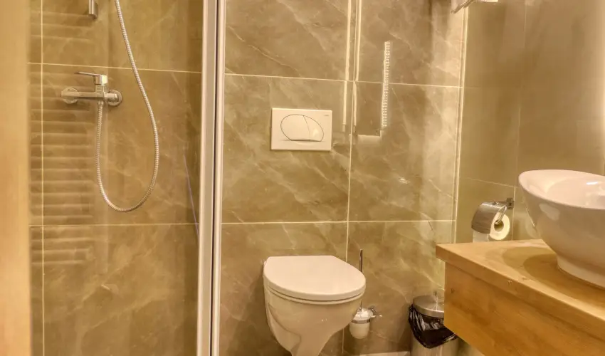 Hotel Villa Park Szilv�sv�rad - M�rcius 15. 