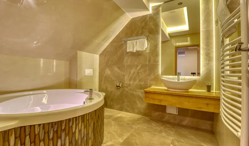 Hotel Villa Park Szilv�sv�rad - M�rcius 15. 