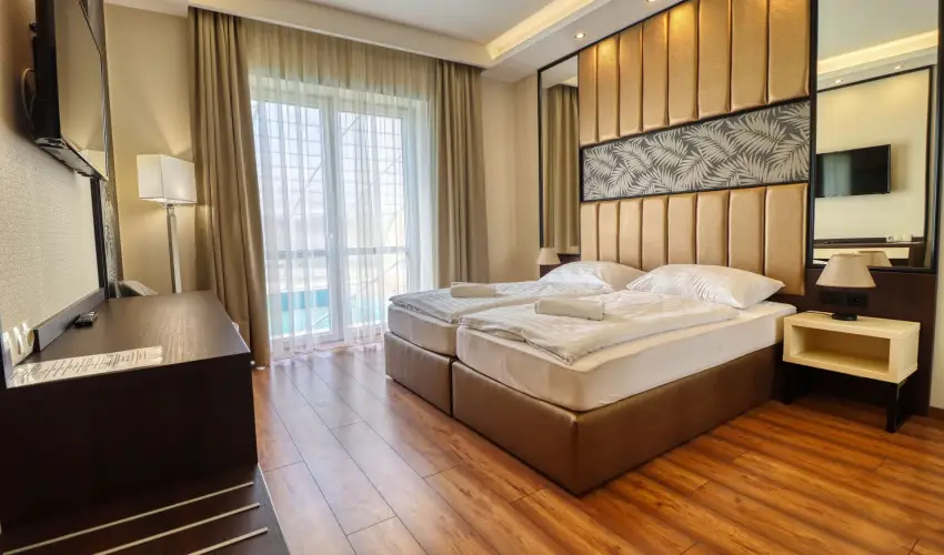 Hotel Villa Park Szilv�sv�rad - M�rcius 15. 