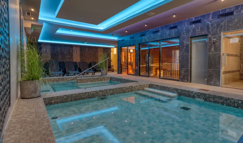 Hotel Villa Park Szilv�sv�rad - M�rcius 15. 