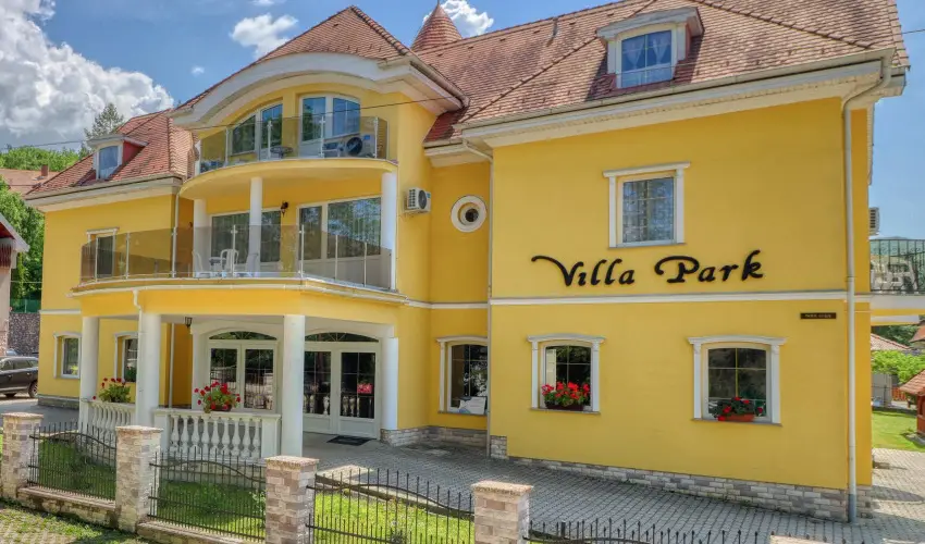 Hotel Villa Park Szilv�sv�rad - M�rcius 15. 