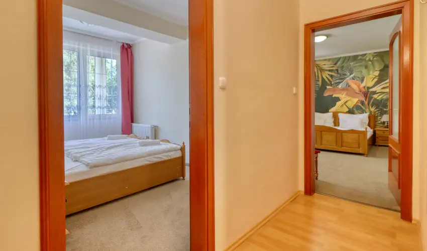 Hotel Villa Park Szilv�sv�rad - M�rcius 15. 