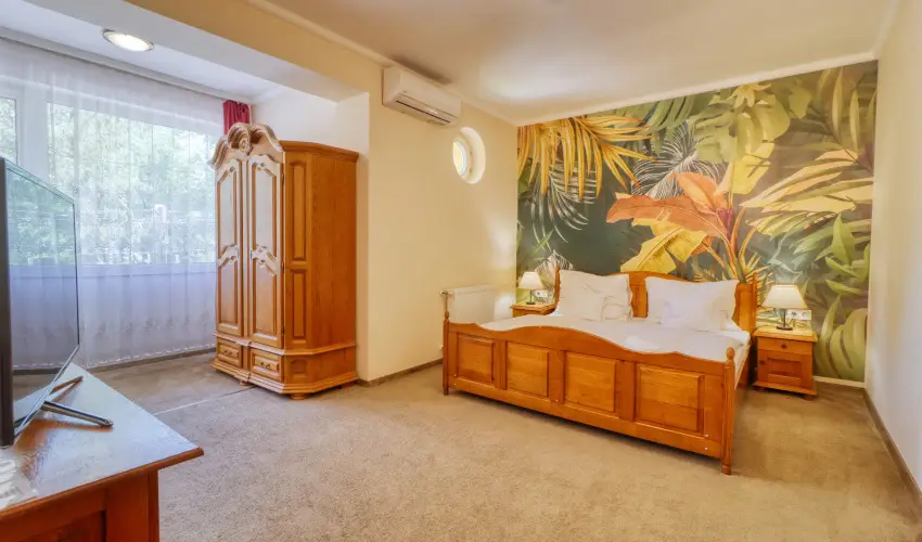 Hotel Villa Park Szilv�sv�rad - M�rcius 15. 