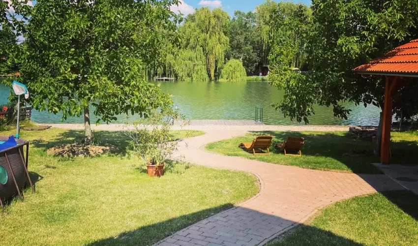 Vir�g �d�l�h�z Szarvas - M�rcius 15.