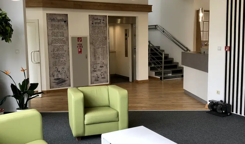 Well Hotel Hark�ny - M�rcius 15.