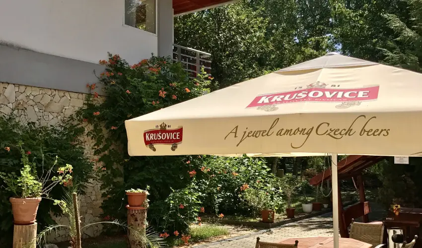 Well Hotel Hark�ny - M�rcius 15.