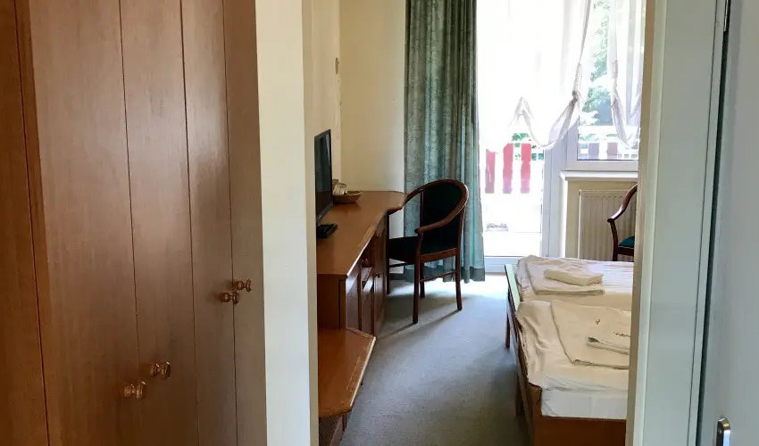 Well Hotel Hark�ny - M�rcius 15.