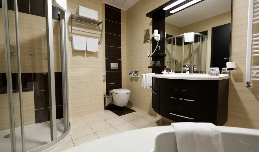 Hotel Wellamarin Zam�rdi - M�rcius 15. 