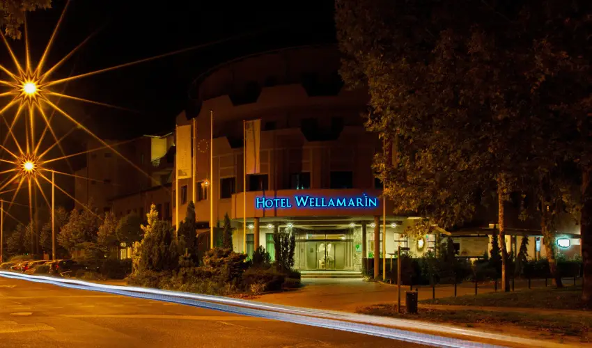 Hotel Wellamarin Zam�rdi - M�rcius 15. 
