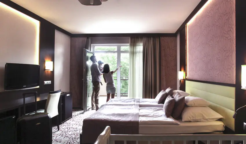 Hotel Wellamarin Zam�rdi - M�rcius 15. 