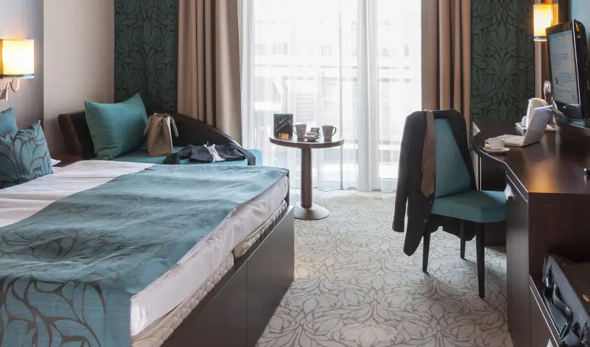 Hotel Wellamarin Zam�rdi - M�rcius 15. 