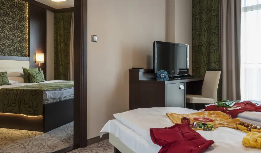 Hotel Wellamarin Zam�rdi - M�rcius 15. 