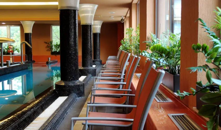 Hotel Wellamarin Zam�rdi - M�rcius 15. 