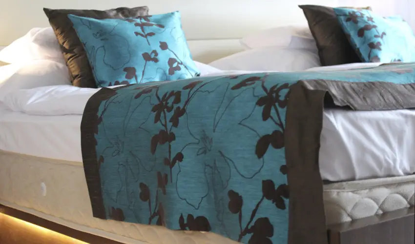 Hotel Wellamarin Zam�rdi - M�rcius 15. 
