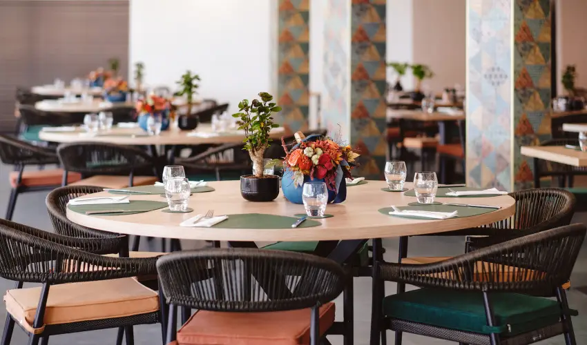 Hotel Wellamarin Zam�rdi - M�rcius 15. 