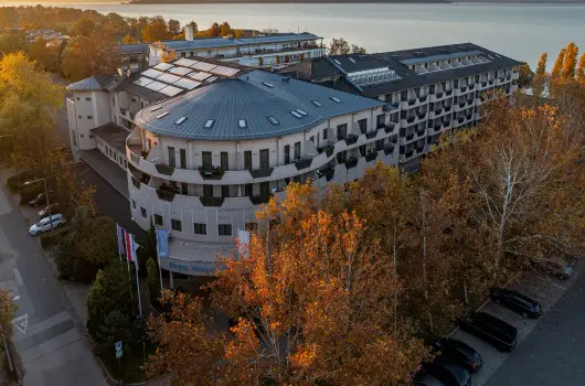 Hotel Wellamarin - M�rcius 15. 