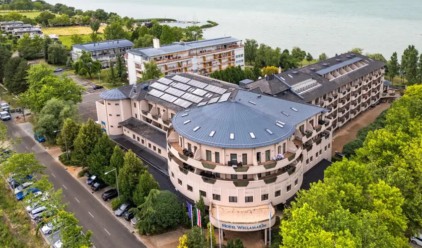 Hotel Wellamarin Zam�rdi - M�rcius 15. 