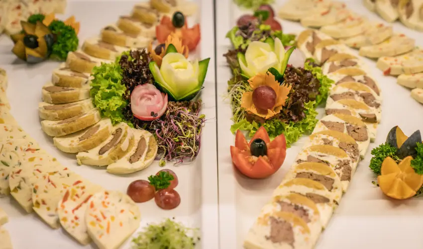 Wellness Hotel Gyula Gyula - M�rcius 15. (min. 3 �j)